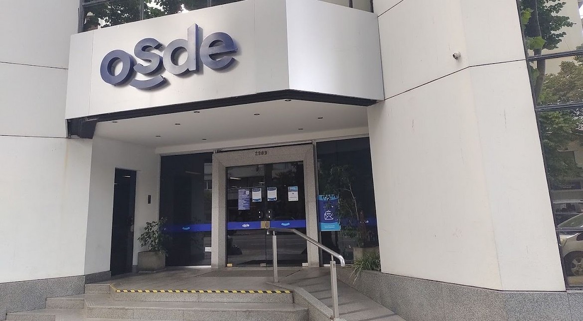 Denuncian que Osde restringe la atención de afiliados en la sede de una clínica: "Es injustificada y arbitraria"