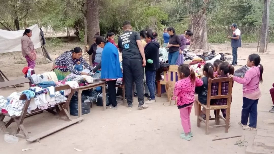 Cinco amigos buscan ayudar a las comunidades del Chaco salteño