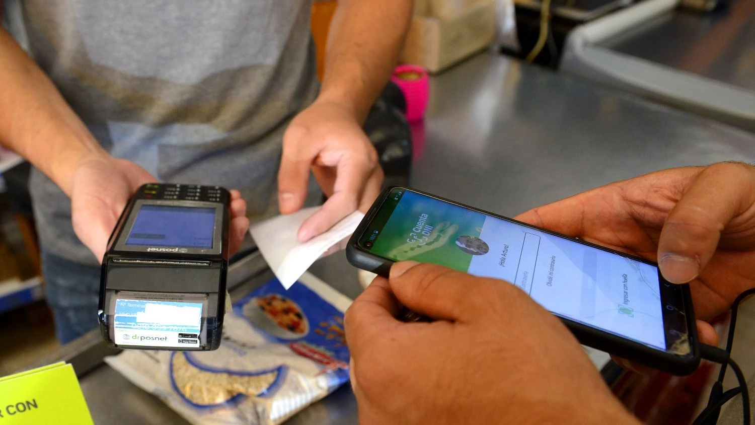 Dos supermercados se agregan a la grilla.