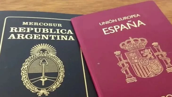 Cada vez más marplatenses buscan tramitar la ciudadanía y crecen las apostillas en el Colegio de Escribanos