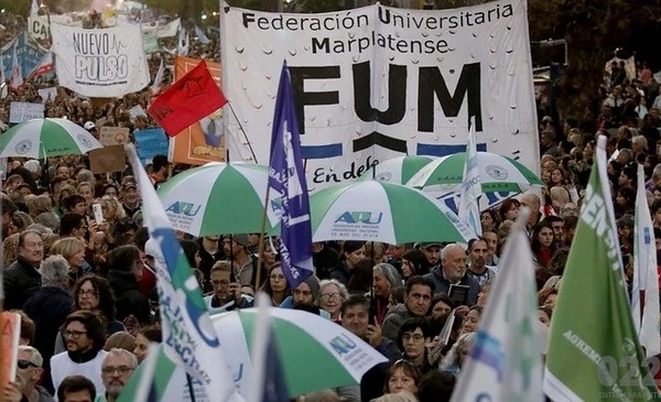 Docentes universitarios llamaron a un paro nacional por 48 horas | 0223