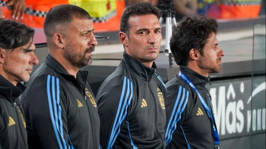 Siempre competir: la particular prueba que disputó el cuerpo técnico de la Selección