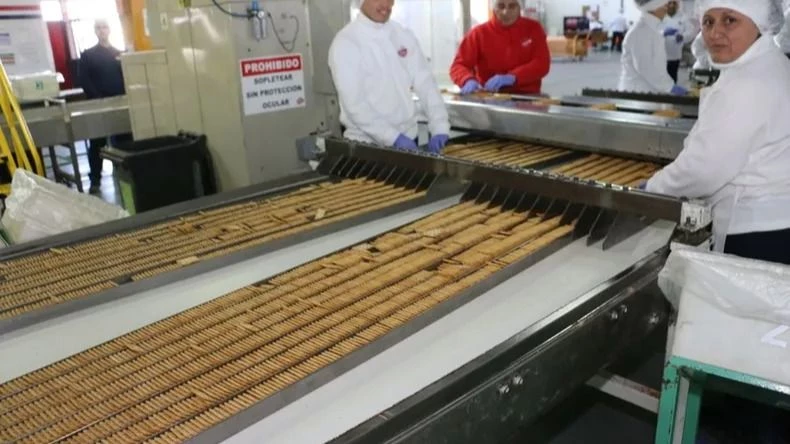 Crisis financiera en una reconocida fábrica de pepas y galletitas: hay atrasos en el pago de salarios