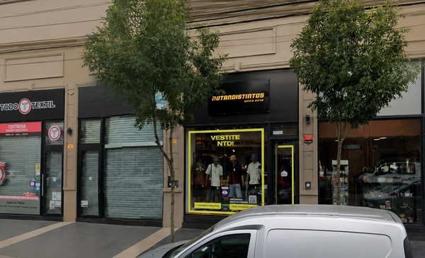 Otra marca de ropa cierra en MDP: el centro se vacía local por local