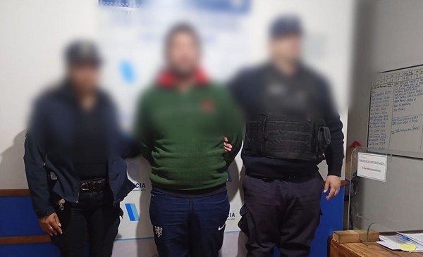 Amenaza con machete y terror en casa