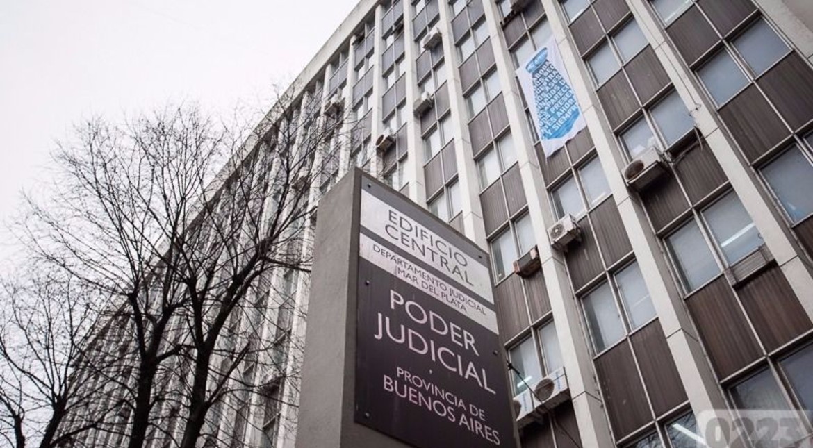 Se negó a declarar el acusado de intentar matar a la ex con un machete