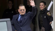 El actor Johnny Depp celebró el fallo contra Amber Heard. Foto: REUTERS/Evelyn Hockstein/File Photo.