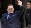 El actor Johnny Depp celebró el fallo contra Amber Heard. Foto: REUTERS/Evelyn Hockstein/File Photo.