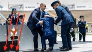 Video: Joe Biden se cayó en el escenario durante un acto de graduación de la Fuerza Aérea de Estados Unidos