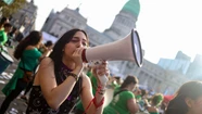 Por octavo año consecutivo, el #NiUnaMenos comenzó con pedidos de justicia por femicidios impunes y asambleas feministas en distintos puntos del país. Foto: agencia Télam