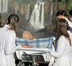 Emocionante: médicos llevaron a un paciente con cáncer a las Cataratas y le cumplieron su sueño