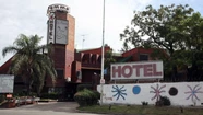 Video: fueron a un hotel alojamiento, les negaron hacer un trío sexual y lo destrozaron