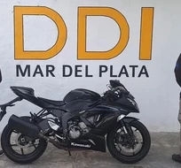 Peritaron la moto del influencer que se filmó mientras manejaba a 200 km/h Peritaron la moto del influencer que se filmó mientras manejaba a 200 km/h