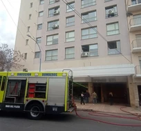 Se prendió fuego un departamento a pocos metros del Hospital Mar del Plata Se prendió fuego un departamento a pocos metros del Hospital Mar del Plata