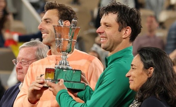 Gloria y dinero: cuánto ganó Zeballos por festejar en Roland Garros