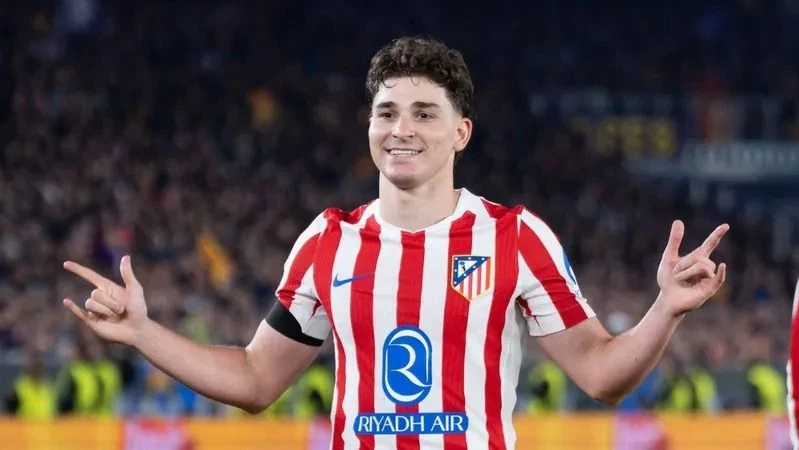 A vos no: Atlético de Madrid rechazó una oferta millonaria por Julián Álvarez