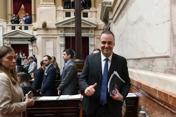 Se cayó la sesión en el Senado y Adorni gana tiempo para evitar la interpelación
