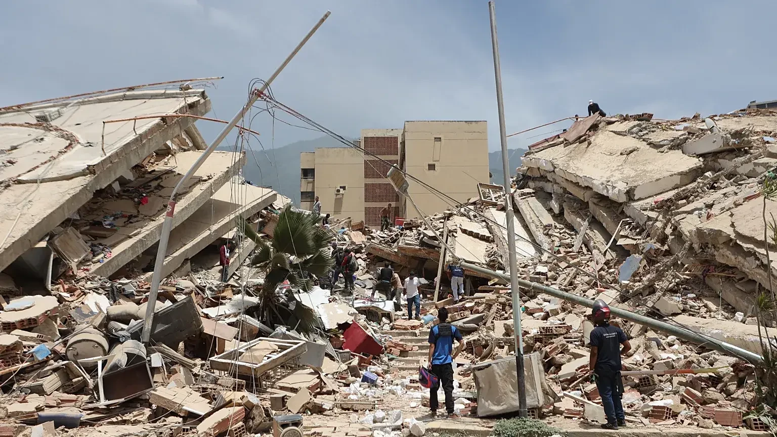 Nuevo sismo y más de 1400 muertos por el terremoto en Venezuela