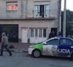 Allanan una casa de vecinos de Arroyo por las amenazas: dos aprehendidos