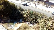 Podrán secuestrar hasta un año el auto de quien tire basura en la vía pública