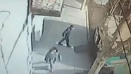 Así robaba una ambulancia un delincuente en la zona de La Perla