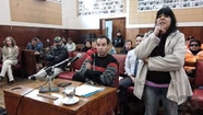 Vecinalista se encadenó en el Concejo Deliberante en reclamo por la cesión de un predio en Fortunato de la Plaza