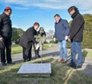 El evento se desarrolló en el cementerio judío, donde plantaron un olivo en homenaje a las víctimas. Foto: Prensa MGP.