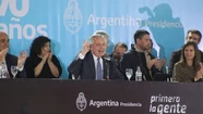 Junto a Fernanda Raverta, el presidente confirmó la fecha de pago. Fotos: 0223.