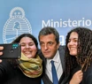 Sergio Massa anunció este miércoles que el monto de las Becas Progresar para estudiantes aumentará de $13 mil a $20 mil a partir de agosto.