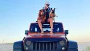 Fernando "Lechuga" Pérez Algaba junto a sus perros. 
