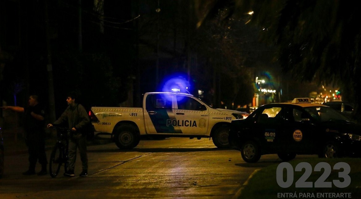 Mataron de un disparo a un hombre luego de golpearlo entre diez personas