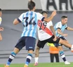 River festeja el título y levanta la copa ante Racing en el Monumental
