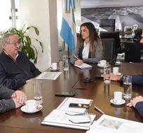 Lunghi y Scioli gestionan que una aerolínea llegue a Tandil Lunghi y Scioli gestionan que una aerolínea llegue a Tandil