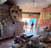 Allanan a organizaciones sociales y encuentran alimentos vencidos Allanan a organizaciones sociales y encuentran alimentos vencidos