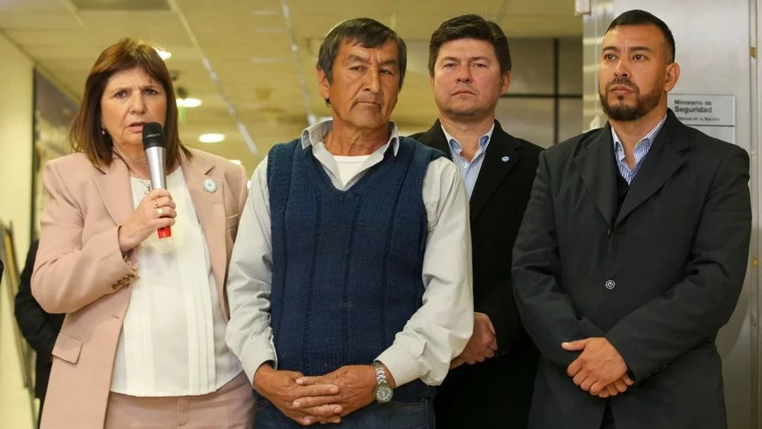 Bullrich se reunió con el papá de Loan.