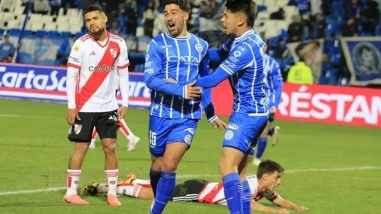 River dejó una pálida imagen y perdió en Mendoza