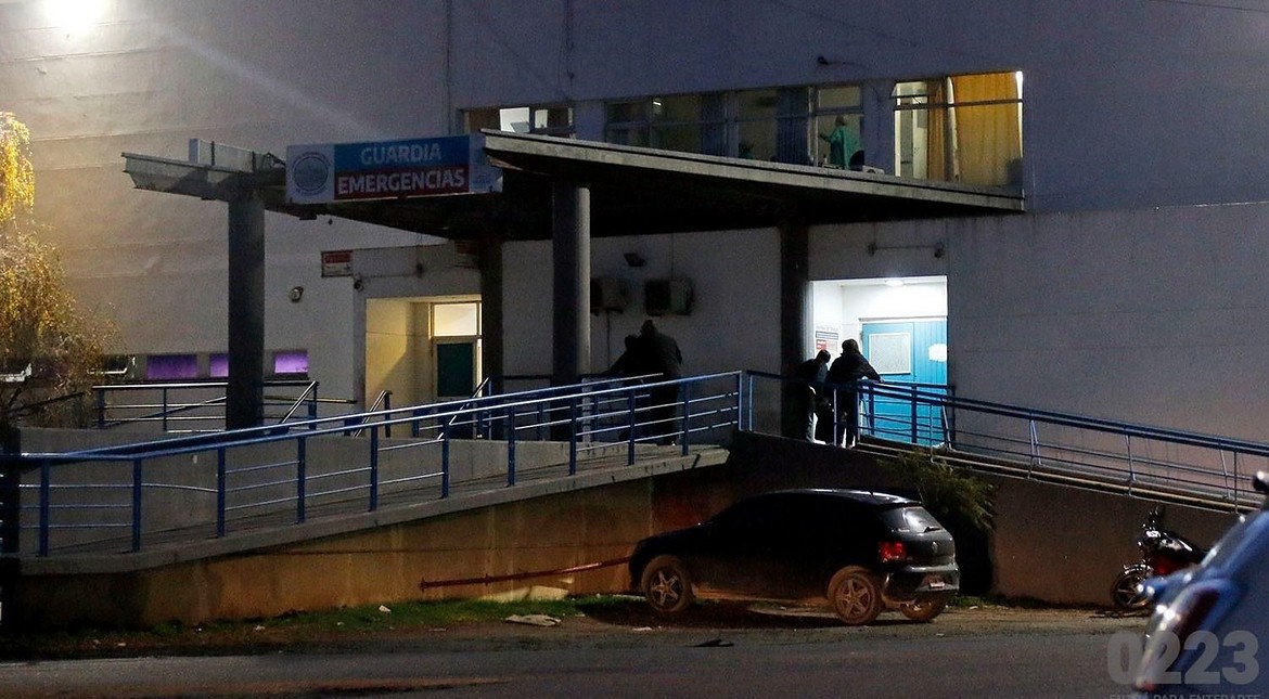 Motociclistas chocaron la parte trasera de un camión: murió una joven de 32 años