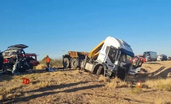 Brutal accidente: tres muertos y dos nenas en estado crítico tras un ...