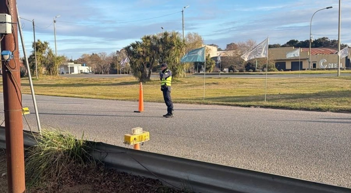 Policías "apretaron" a un conductor por un control de VTV en la ruta 2: "Hay muchas irregularidades"