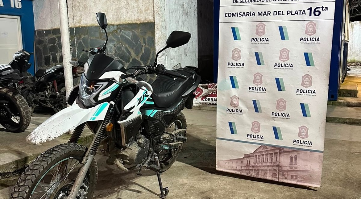 Tiene 17 años y se llevaba a tiro una moto robada