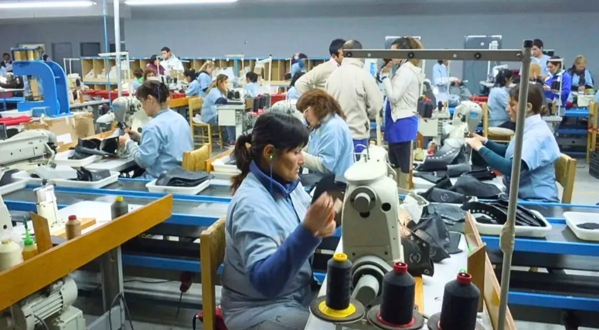 Crisis y preocupación: cerró el fabricante de Nike y Adidas en Argentina y despidió a 150 trabajadores