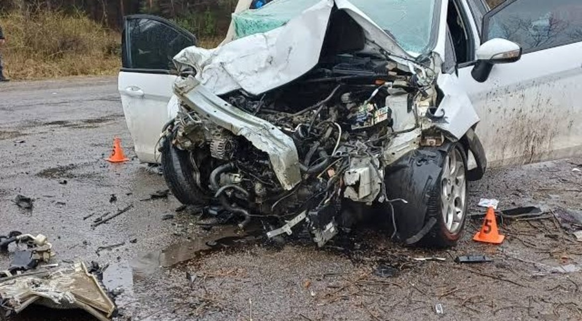Brutal choque frontal: una mujer murió tras un violento accidente en la ruta