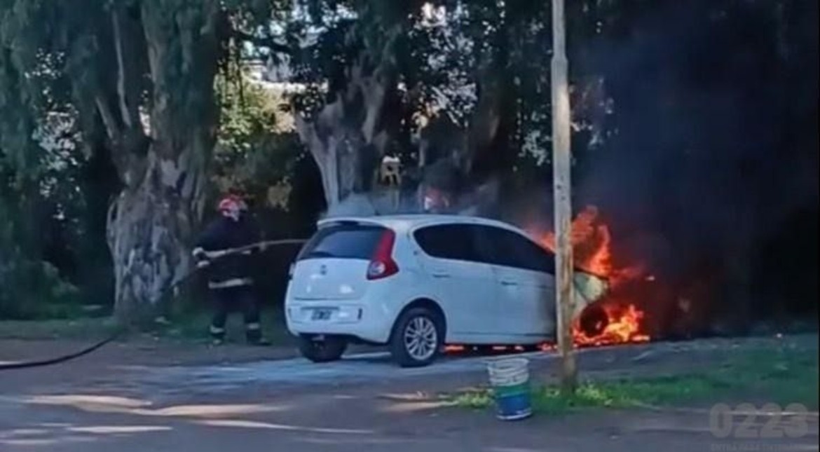 Susto en Club Teléfonos: se le prendió fuego el auto mientras jugaba al tenis y perdió todo