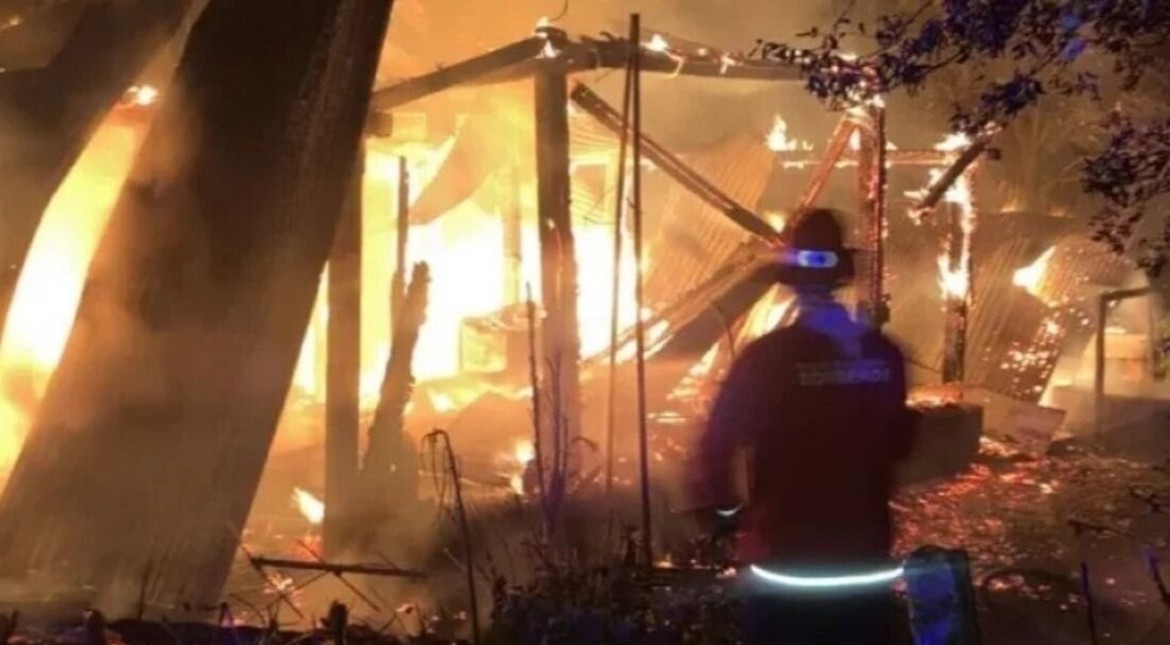 Prendió fuego la casa de su ex y mató a una amiga de la hija que se había quedado a dormir
