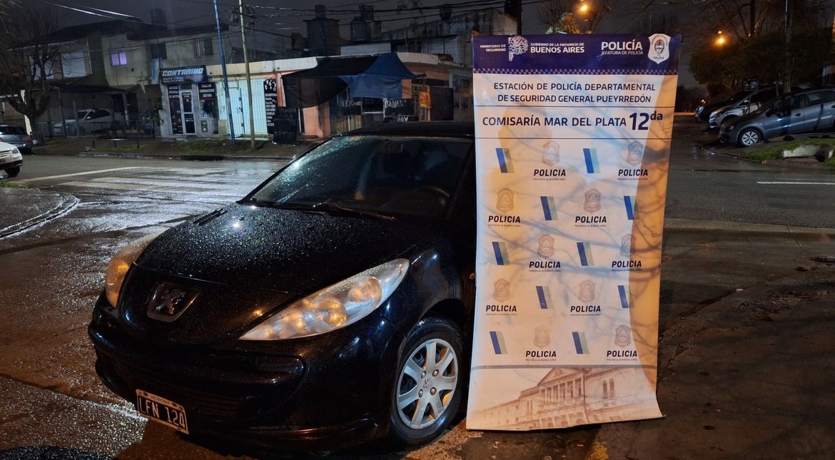 Cuatro ladrones le robaron el auto a conductor de aplicación
