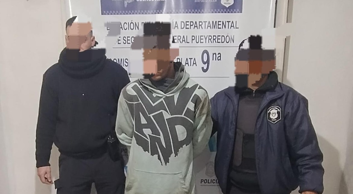 Quiso agredir a los policías que lo detuvieron