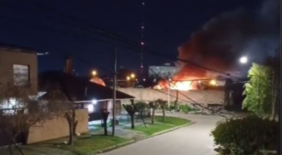 Video: preocupación por un nuevo incendio en el playón de autos municipal