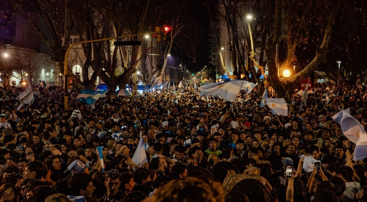 Toda Mar del Plata salió a festejar: las emocionantes imágenes de la masiva celebración