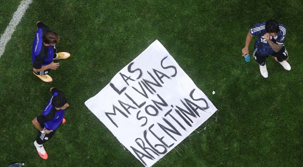 La historia de la bandera de Malvinas que mostraron los jugadores y emocionó a todos