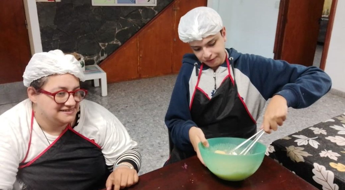 "Tratamos de que estos chicos no queden en la calle": el pedido desesperado de un hogar para personas con discapacidad